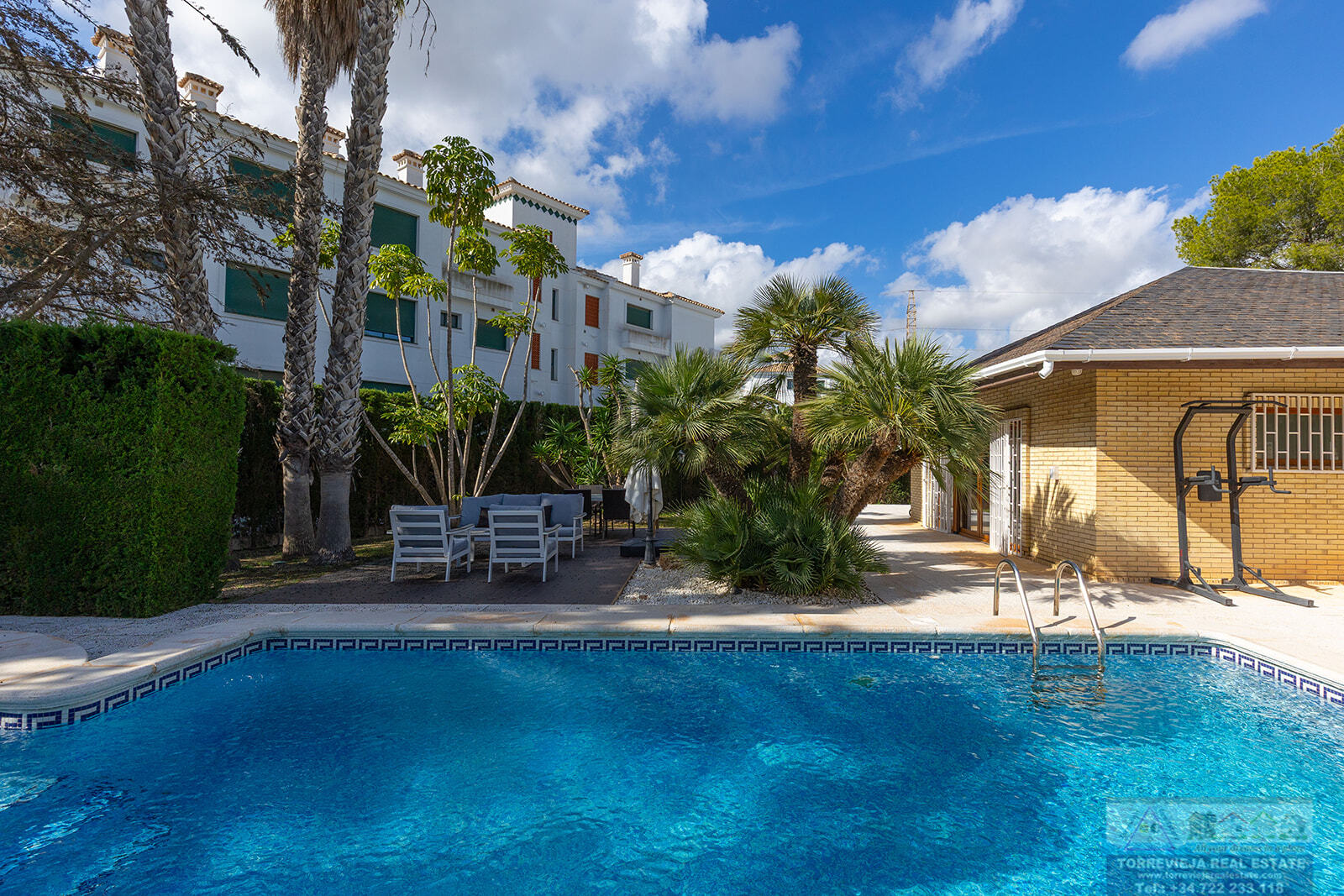 Venta de villa en Orihuela costa