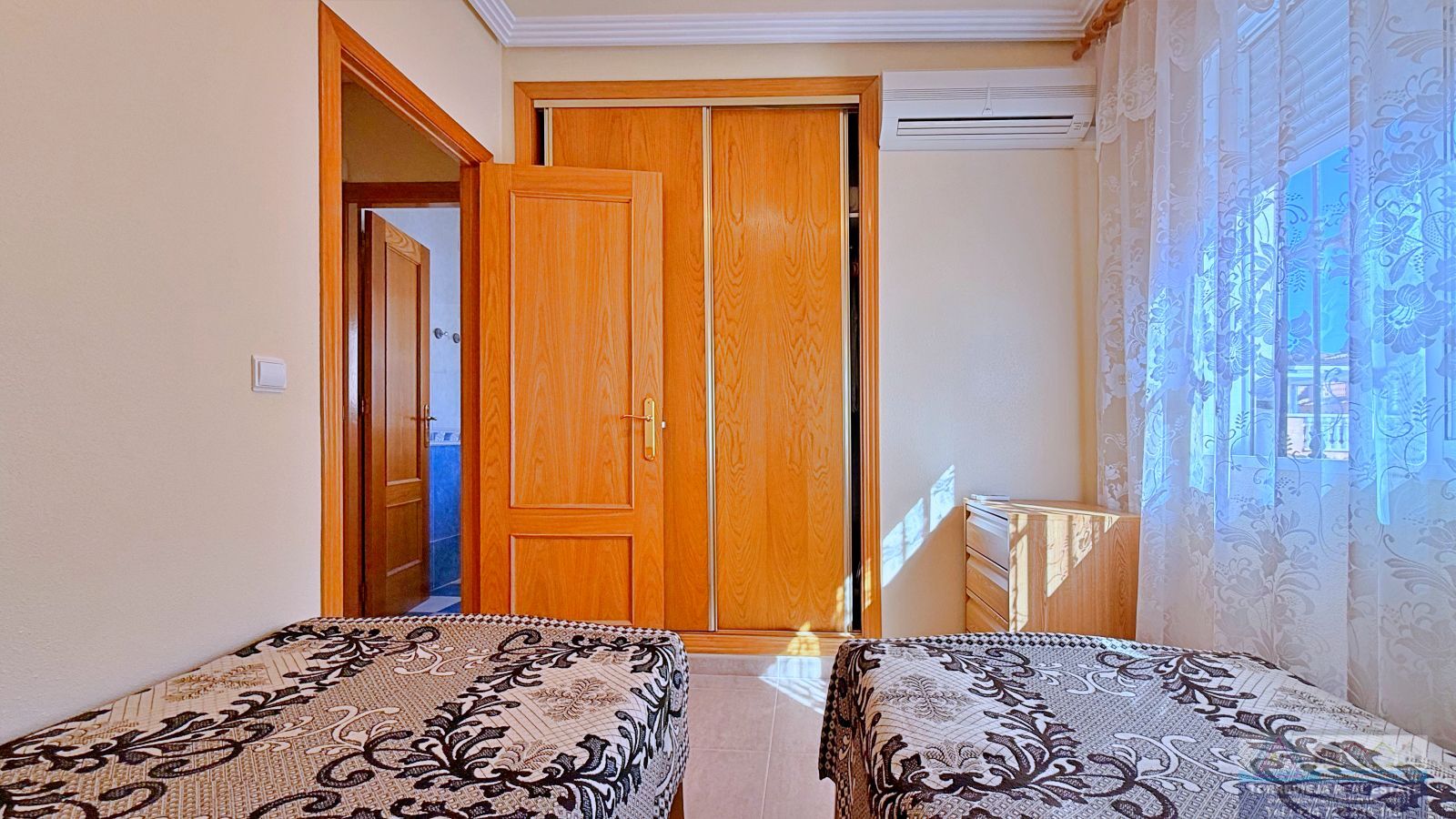 Venta de villa en Orihuela
