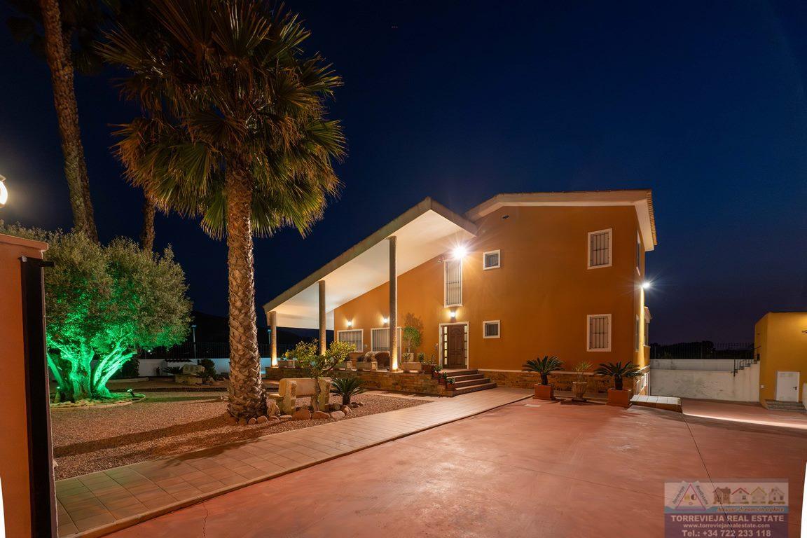 Venta de chalet en Orihuela