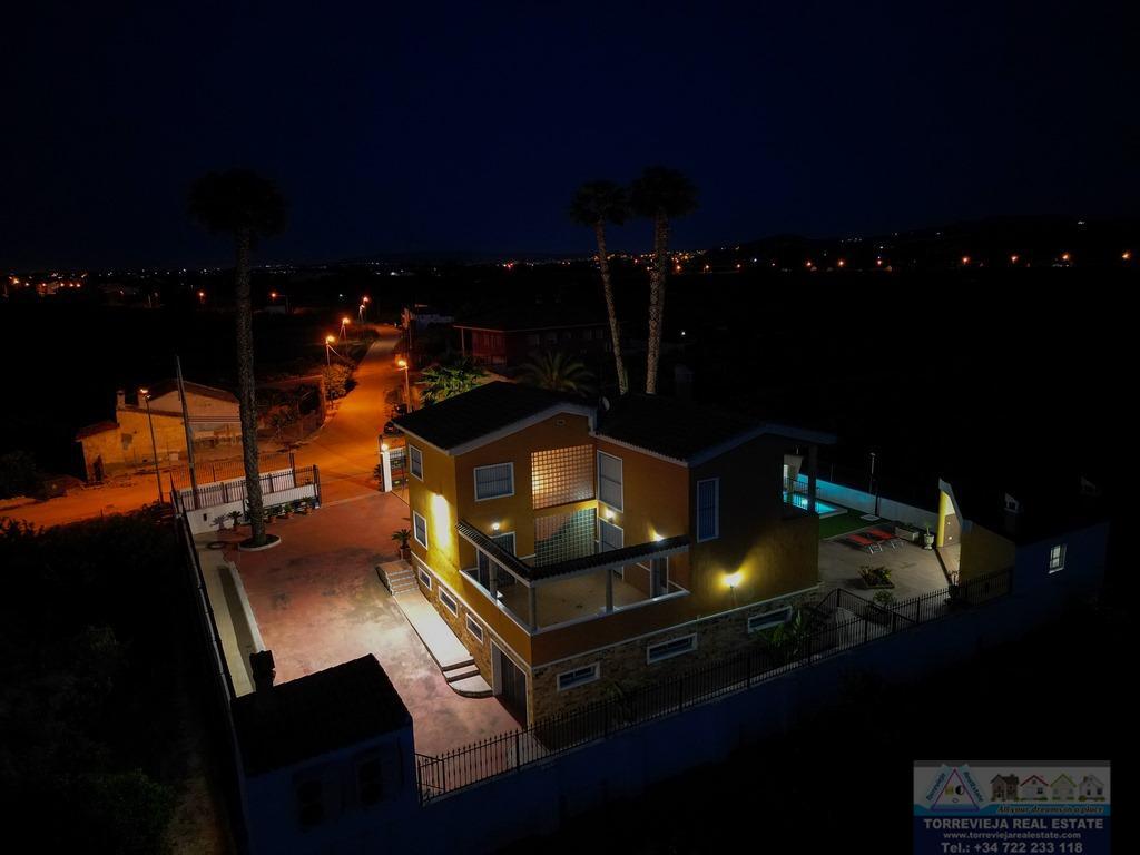 Venta de chalet en Orihuela