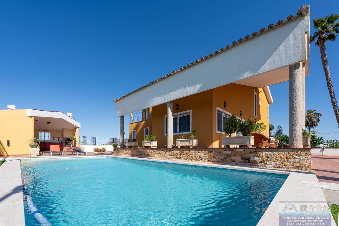 Venta de chalet en Orihuela