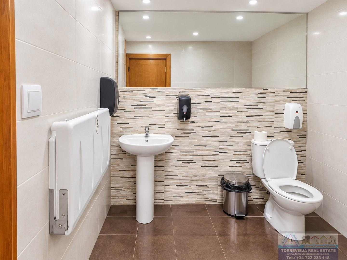 Venta de local en Orihuela
