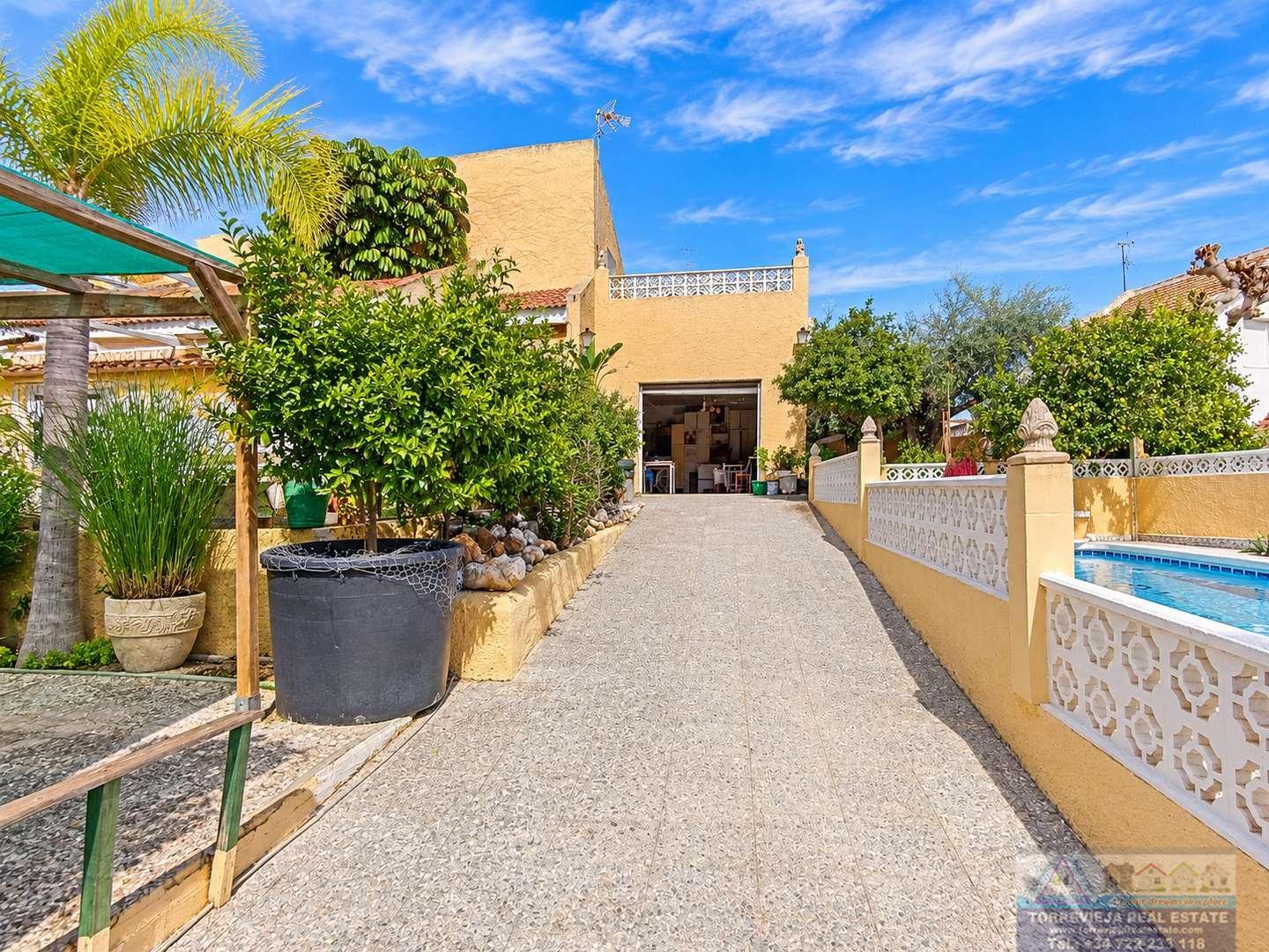 Venta de chalet en San Miguel de Salinas