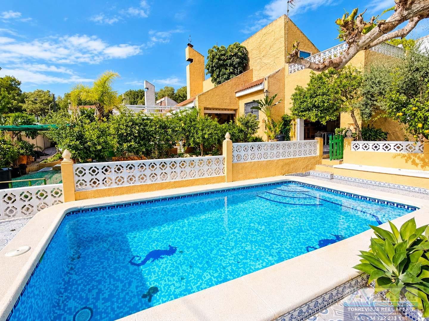 Venta de chalet en San Miguel de Salinas