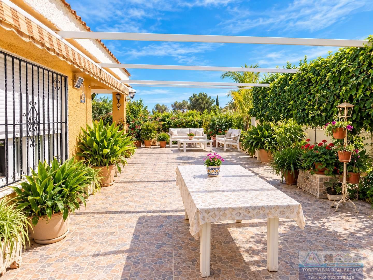 Venta de chalet en San Miguel de Salinas
