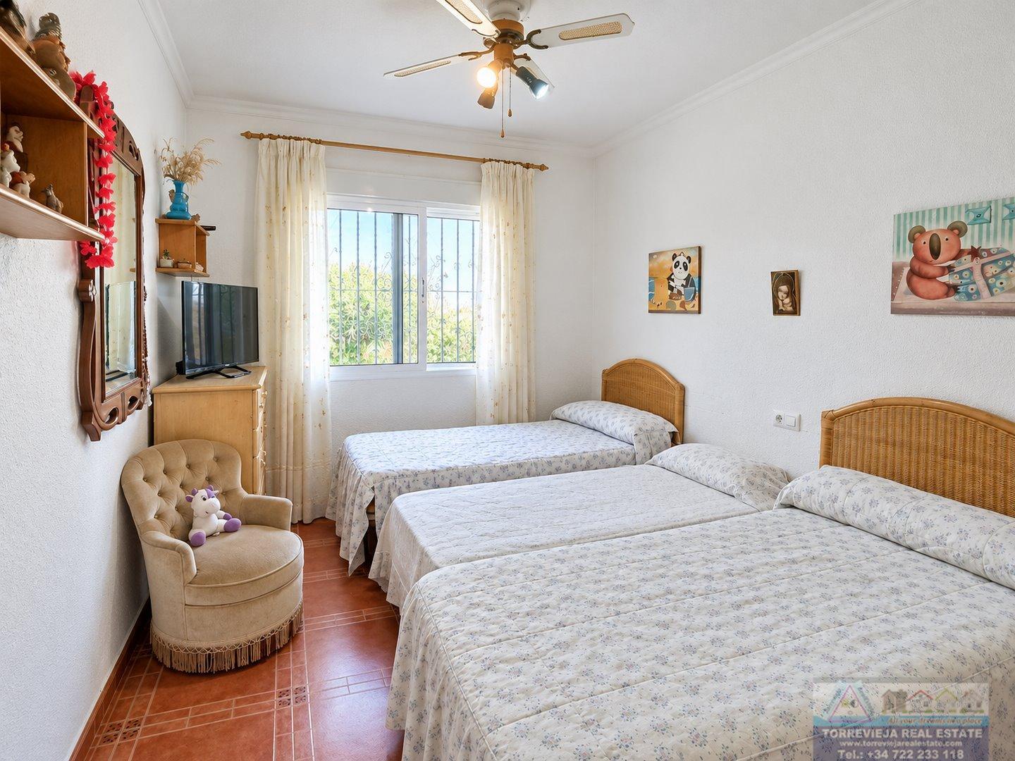 Venta de chalet en San Miguel de Salinas