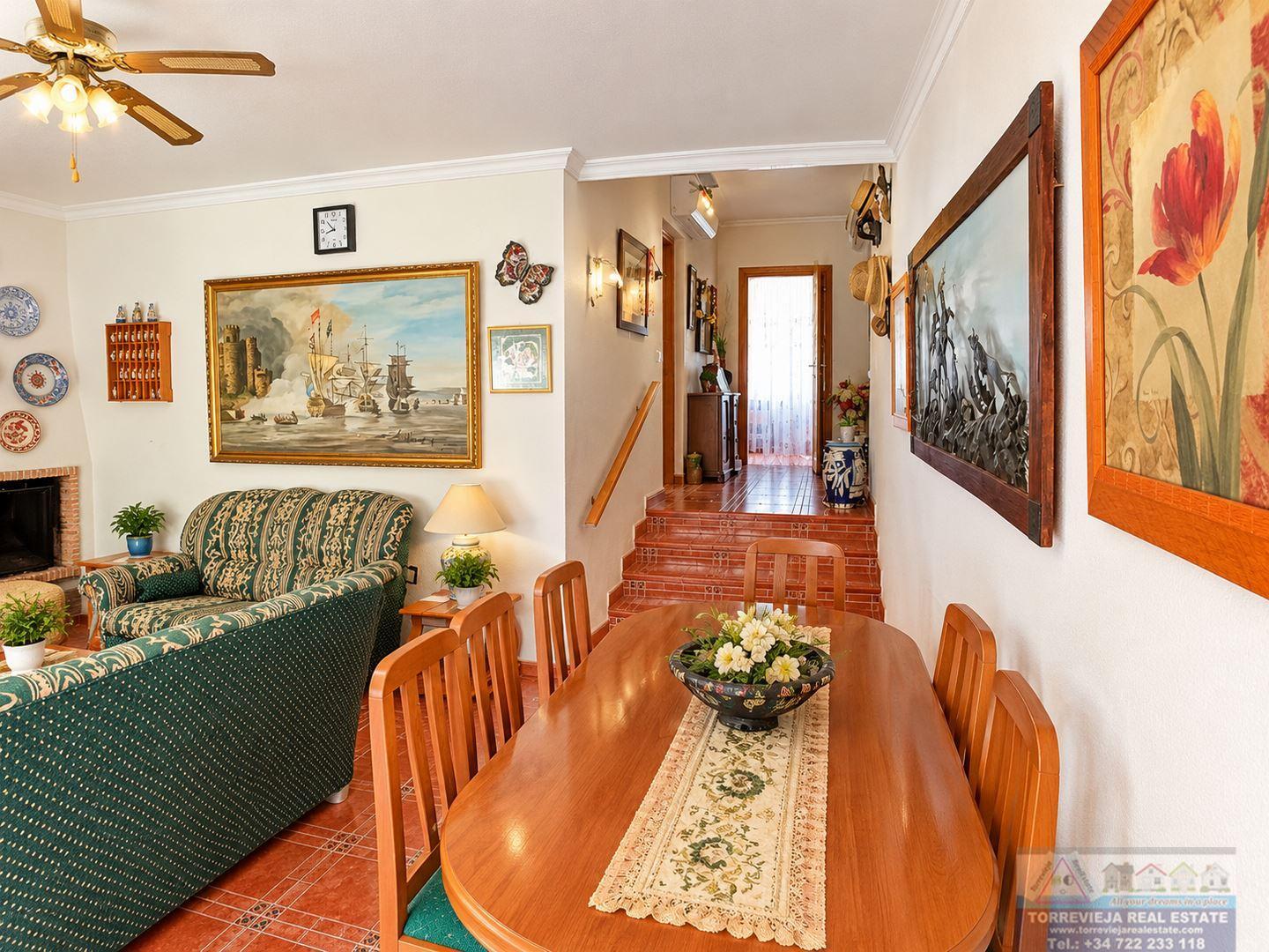 Venta de chalet en San Miguel de Salinas
