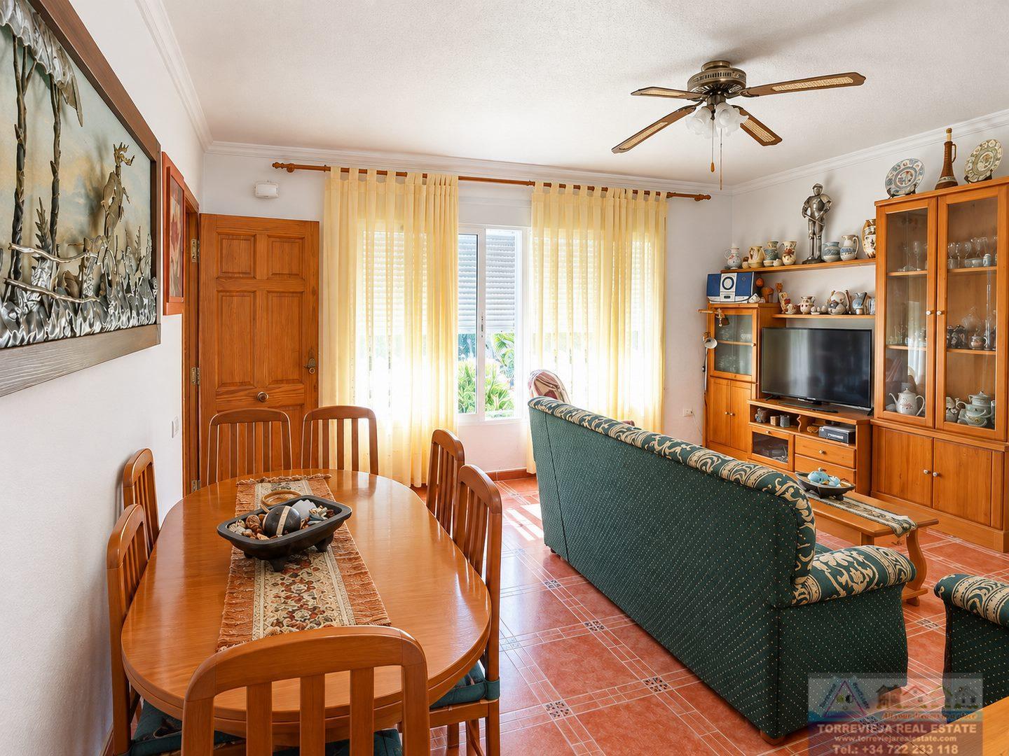 Venta de chalet en San Miguel de Salinas