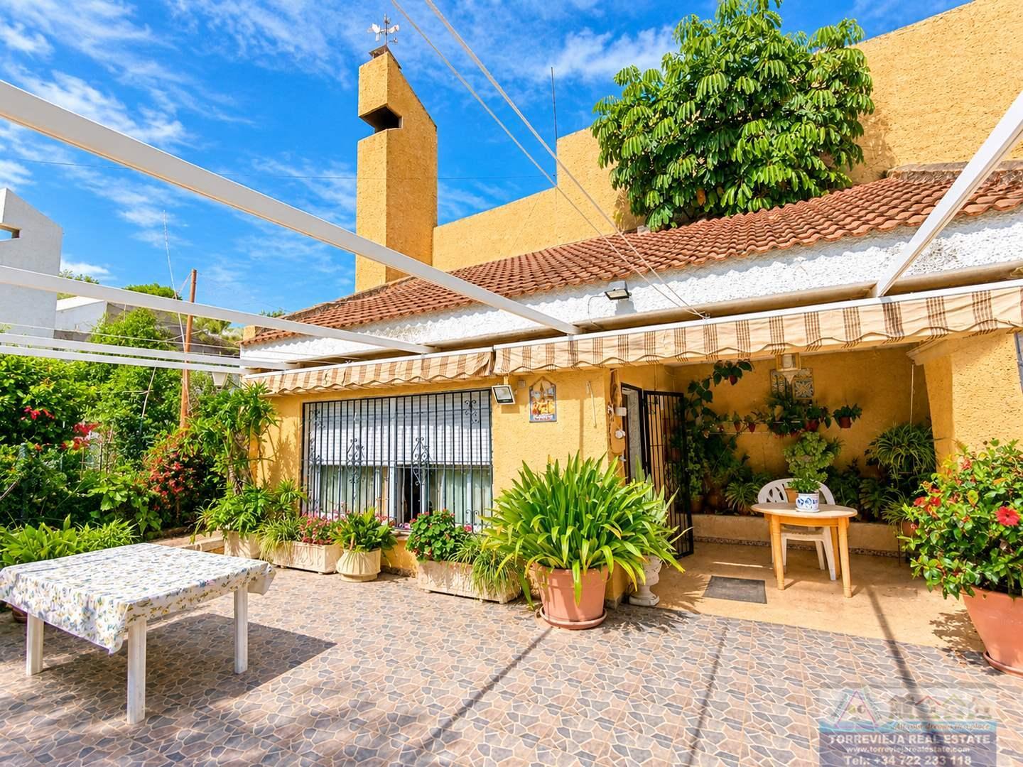 Venta de chalet en San Miguel de Salinas