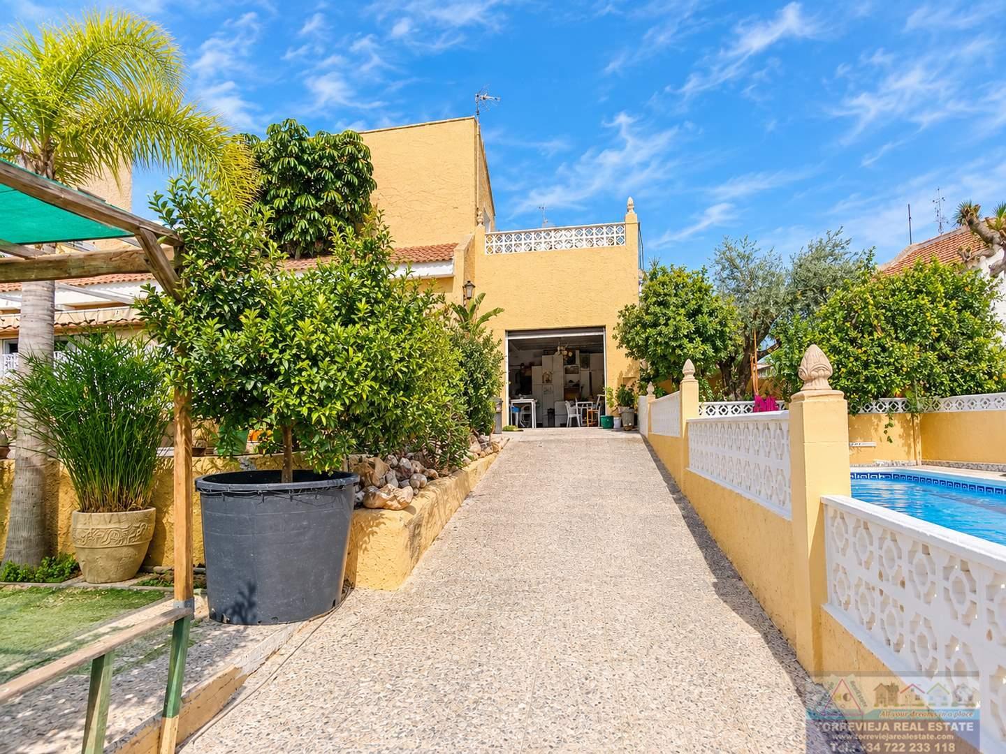 Venta de chalet en San Miguel de Salinas