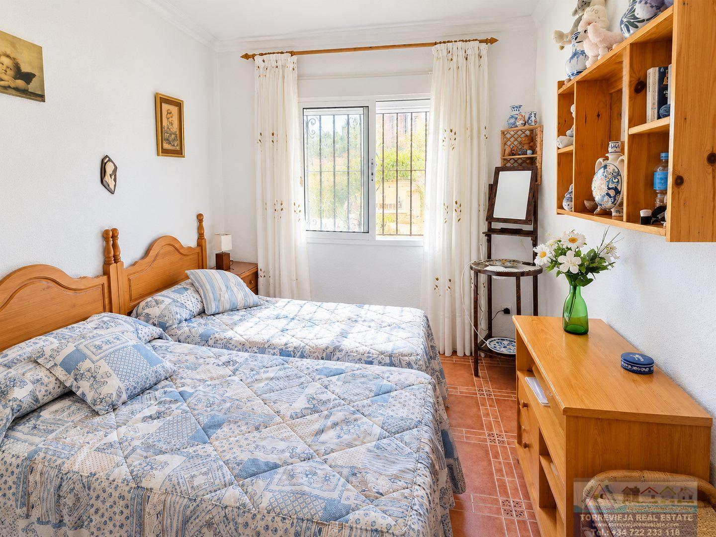 Venta de chalet en San Miguel de Salinas
