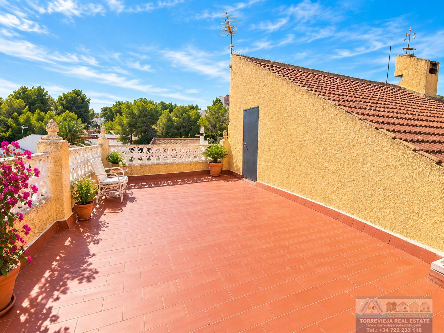 Venta de chalet en San Miguel de Salinas