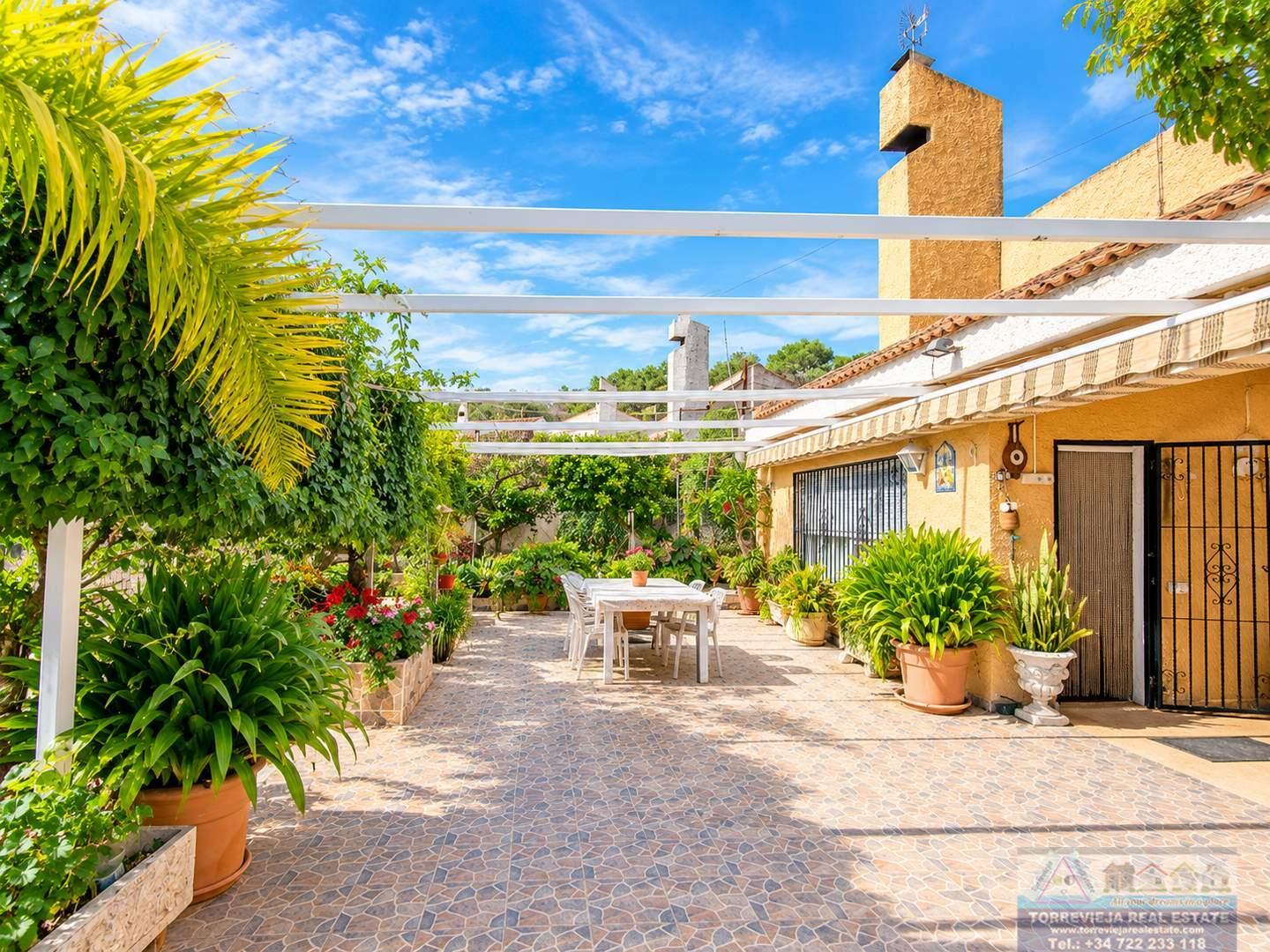 Venta de chalet en San Miguel de Salinas