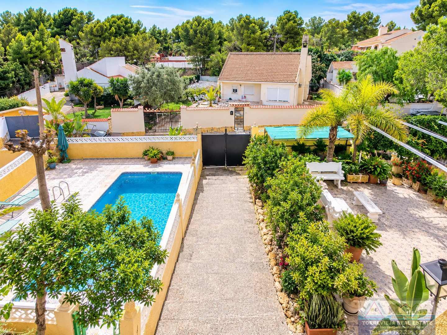 Venta de chalet en San Miguel de Salinas