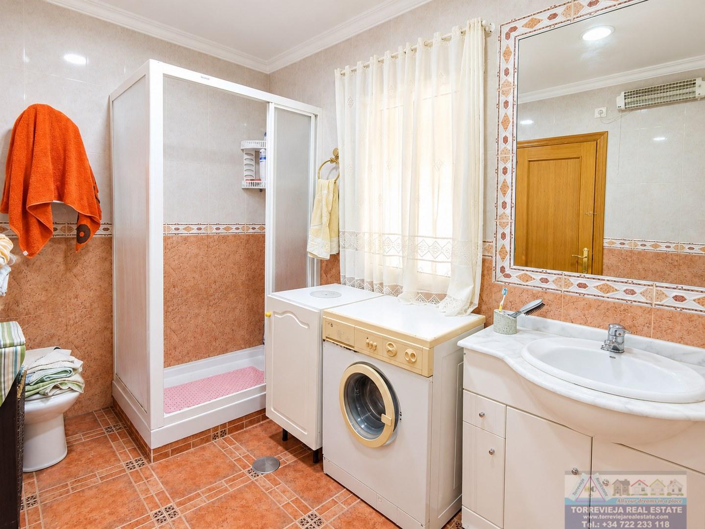 Venta de chalet en San Miguel de Salinas