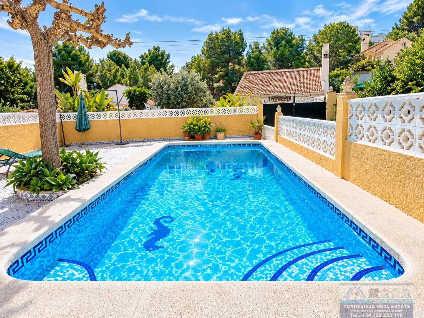 Venta de chalet en San Miguel de Salinas