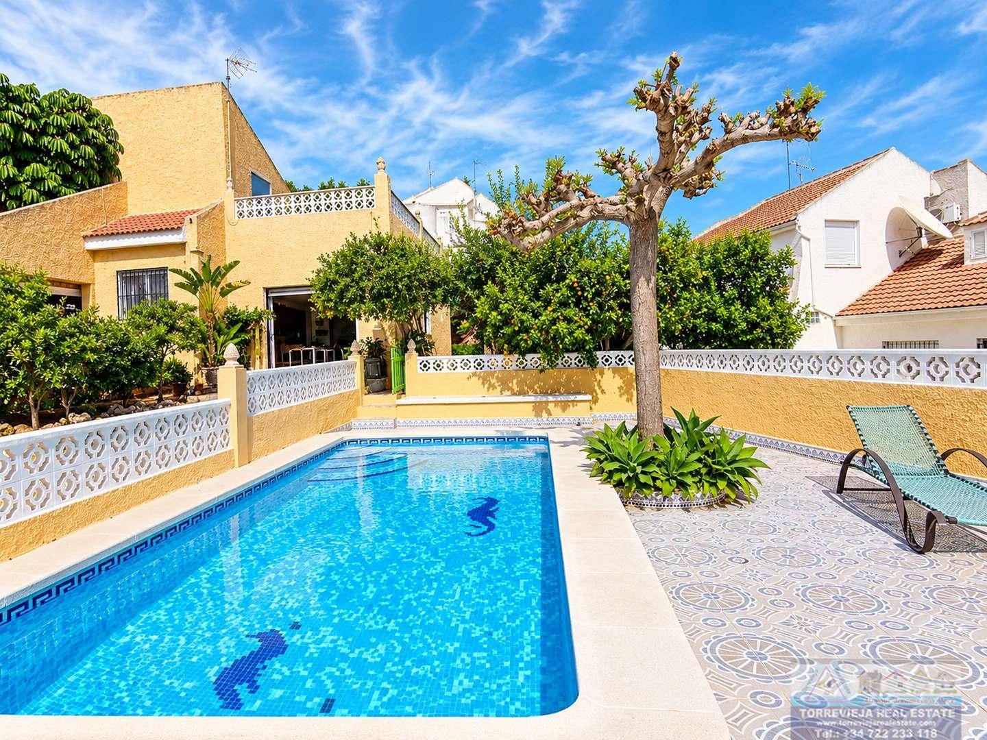 Venta de chalet en San Miguel de Salinas