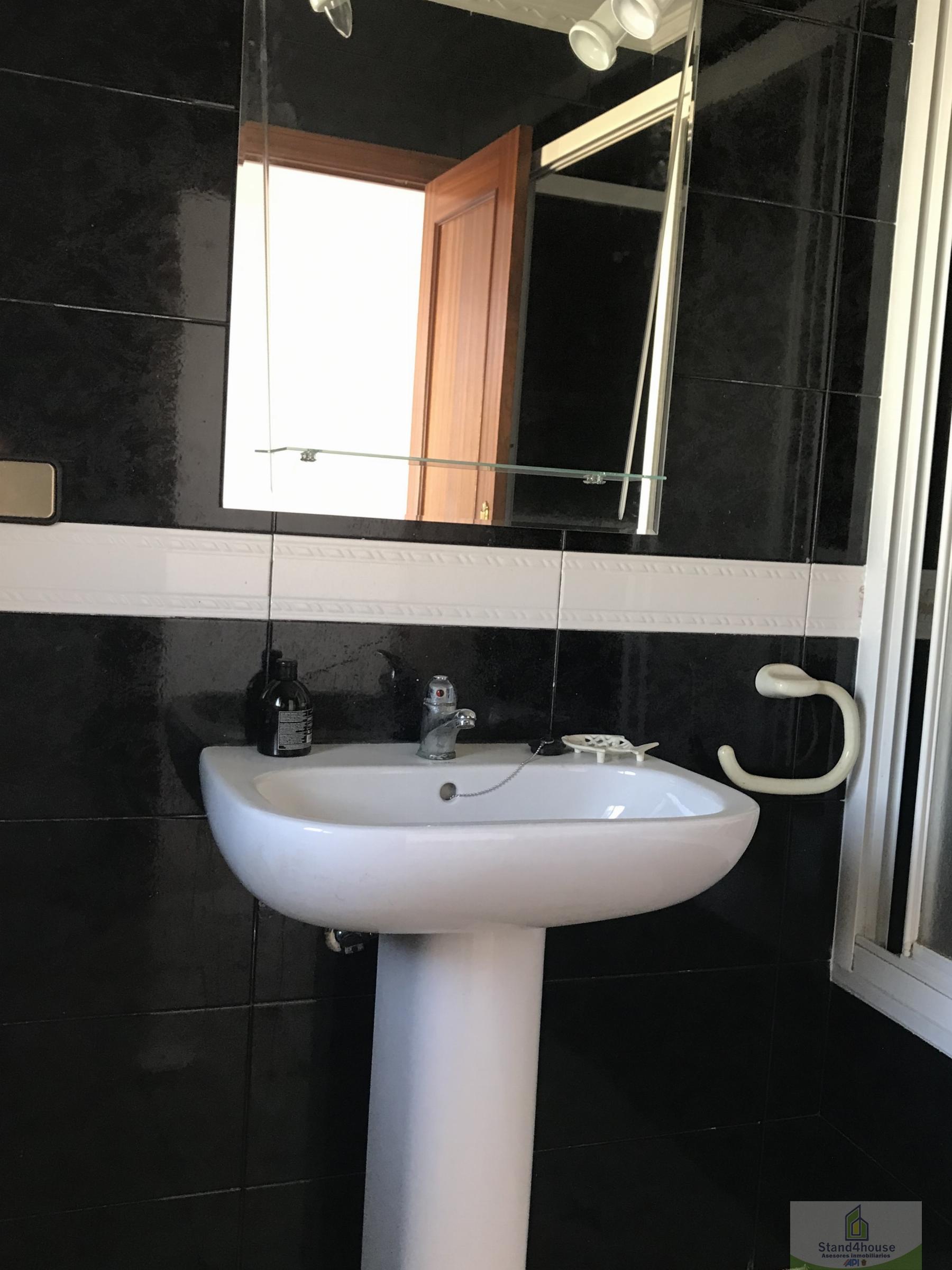 Suite bathroom