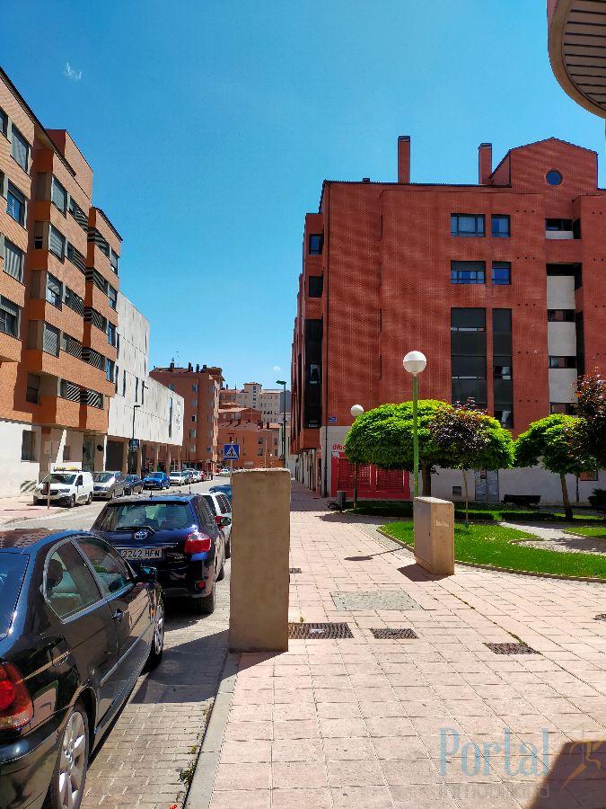 For sale of flat in Burgos