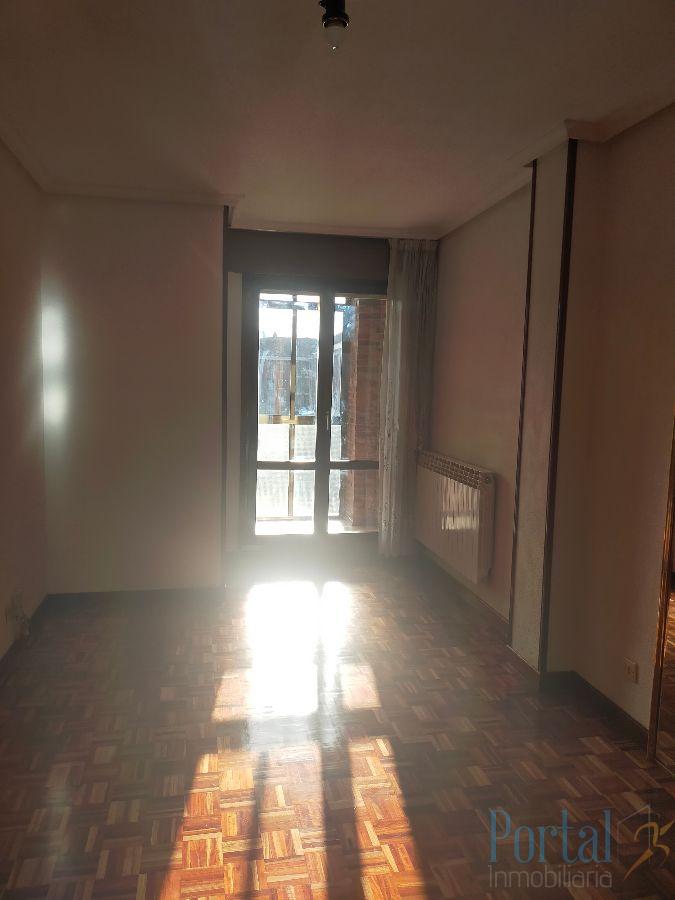 For sale of flat in Burgos