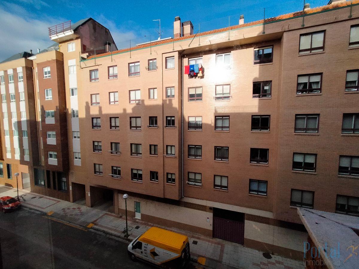 For sale of flat in Burgos