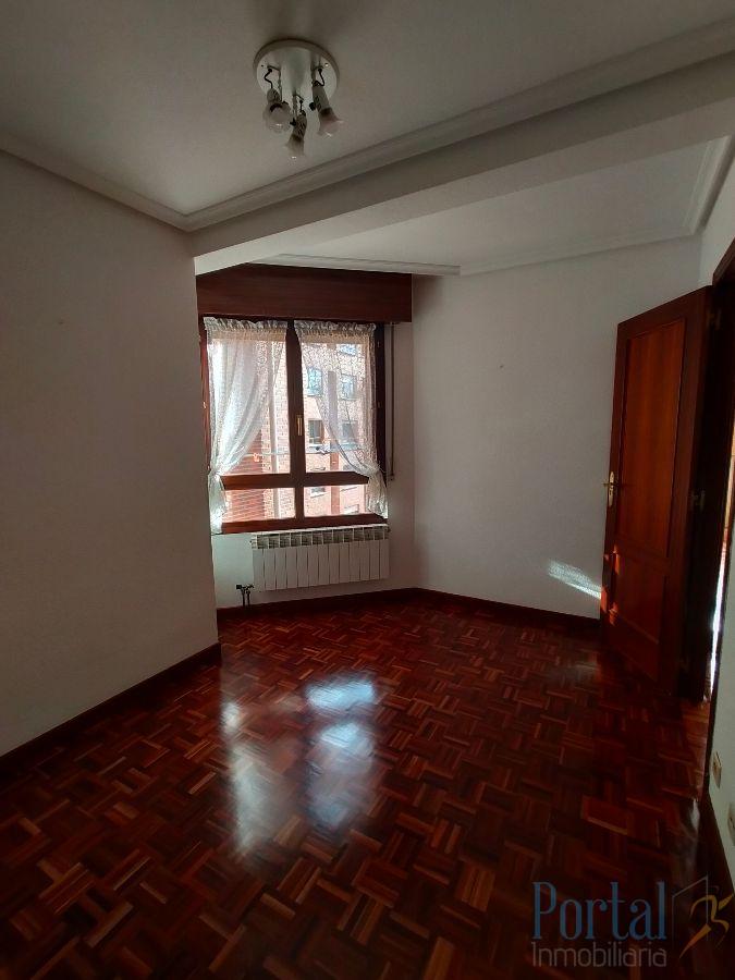 For sale of flat in Burgos