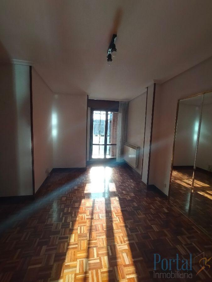 For sale of flat in Burgos