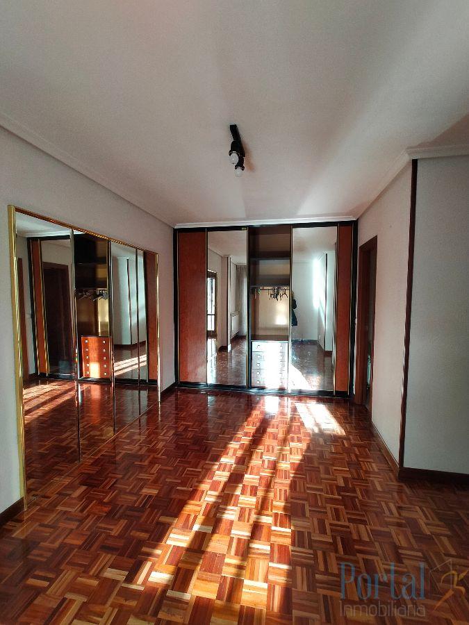 For sale of flat in Burgos