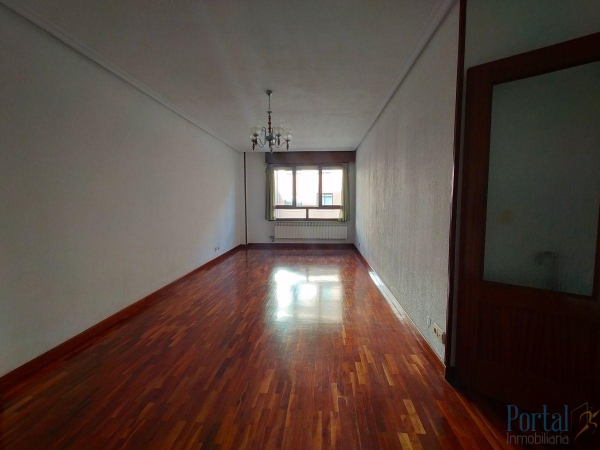 For sale of flat in Burgos