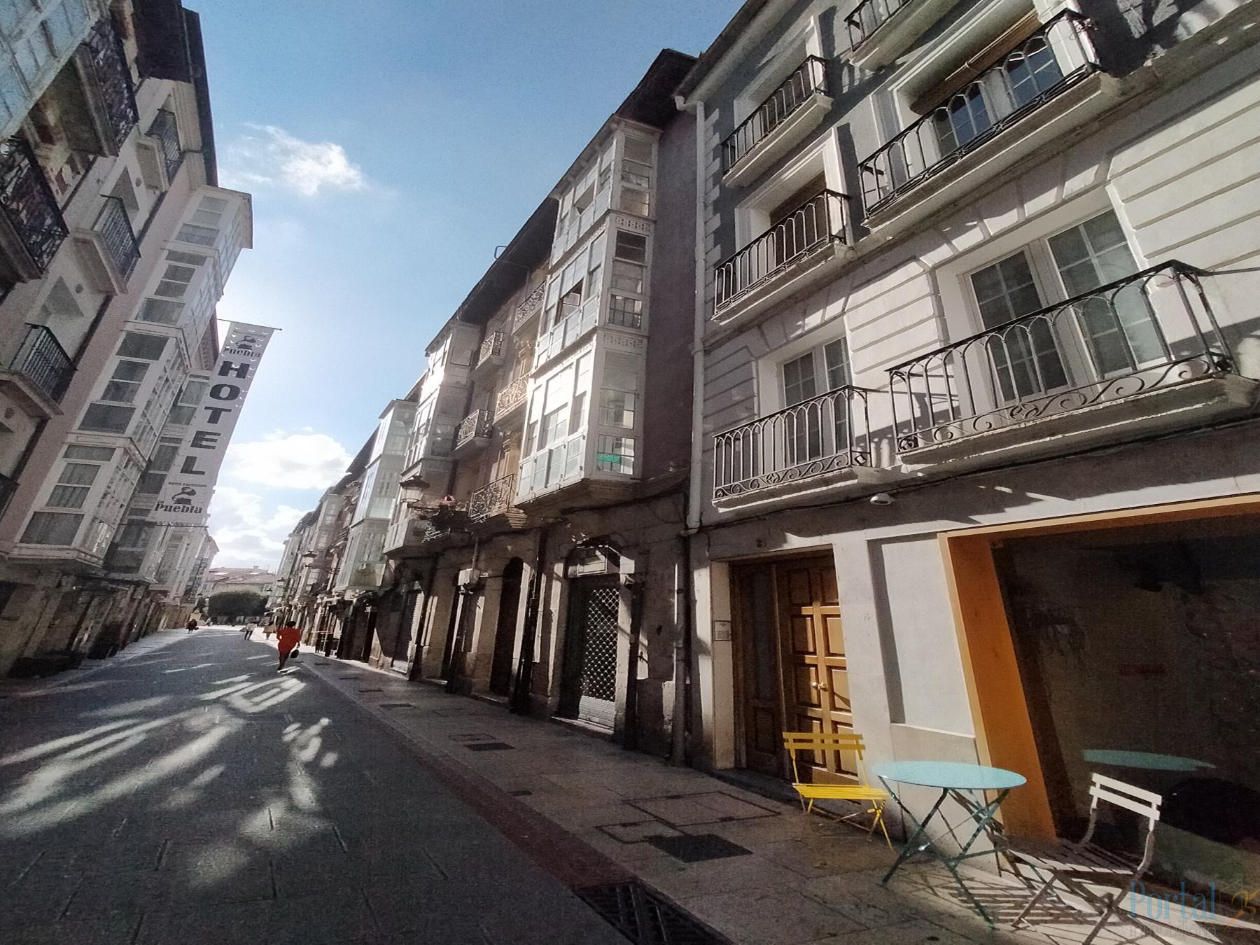 For sale of flat in Burgos