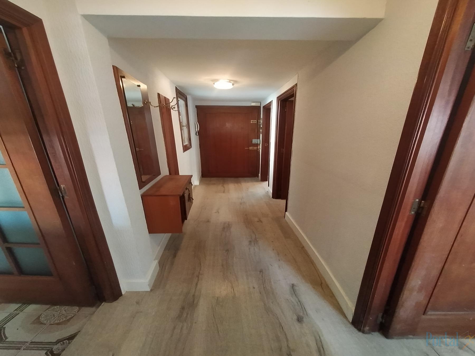 For sale of flat in Burgos