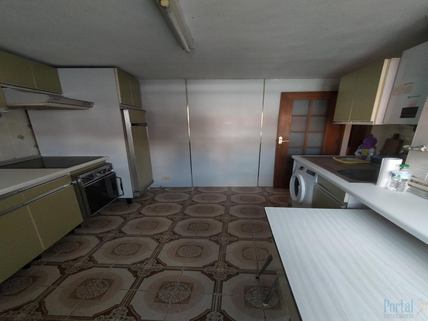 For sale of flat in Burgos