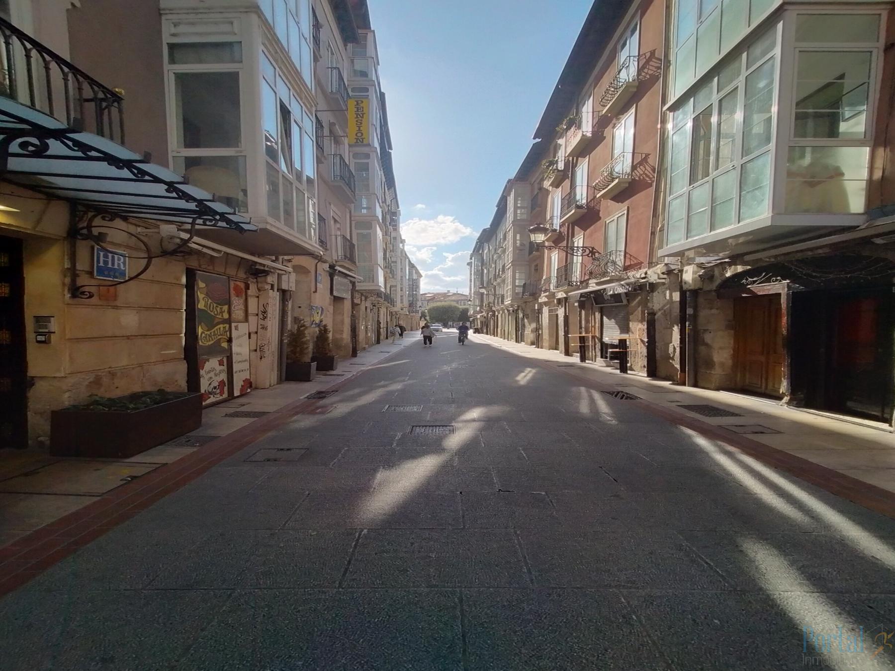 For sale of flat in Burgos