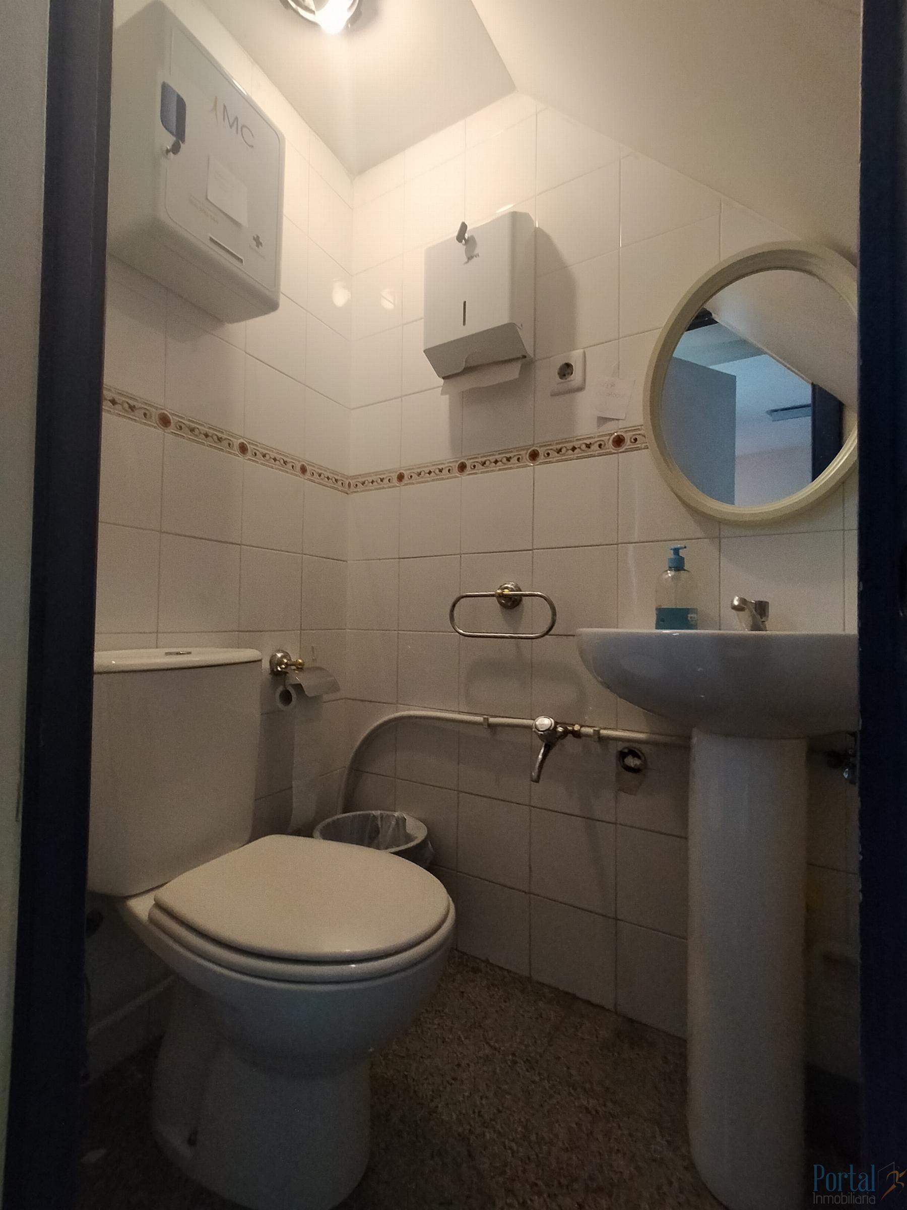 For rent of commercial in Burgos