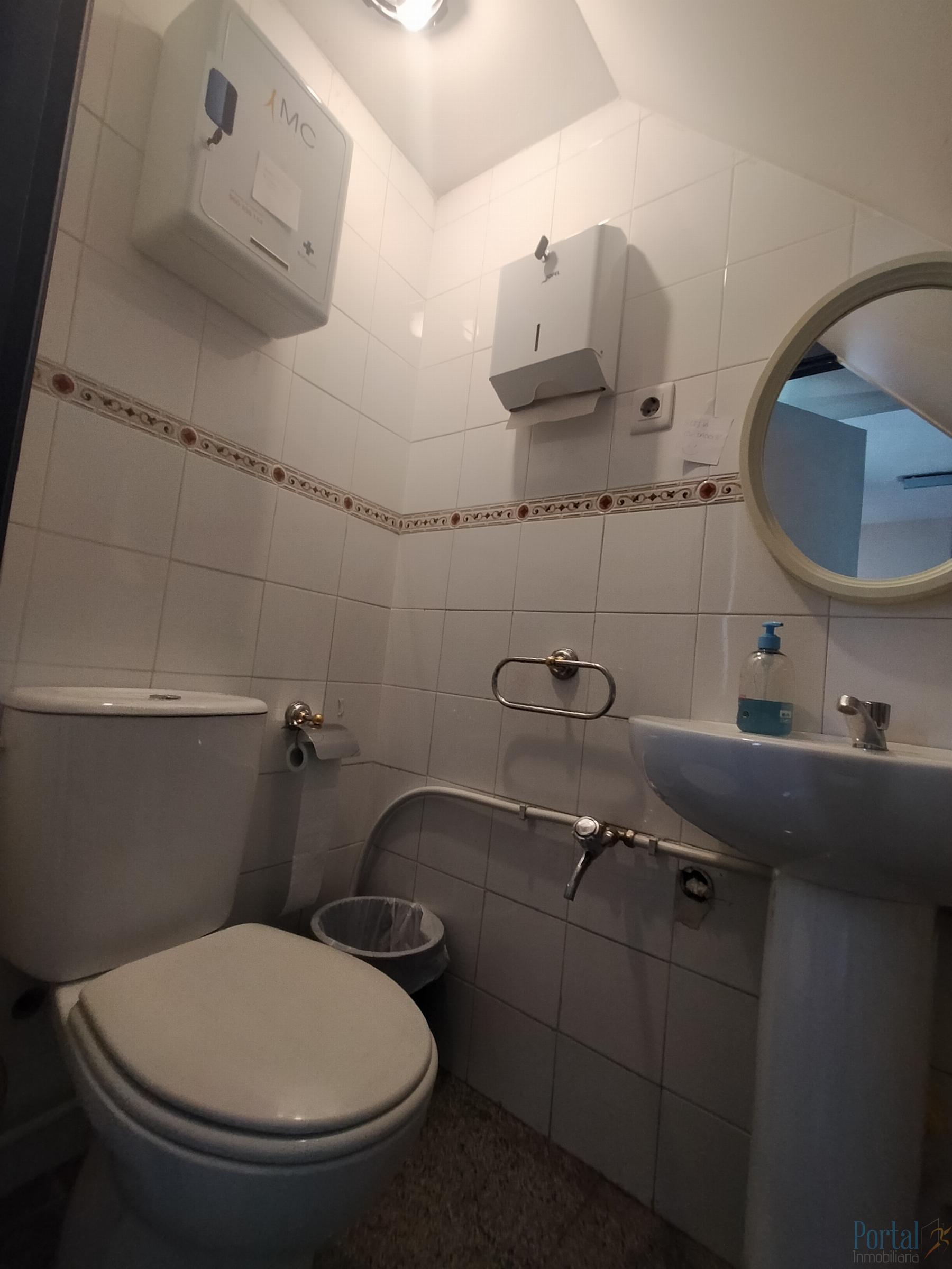 For rent of commercial in Burgos