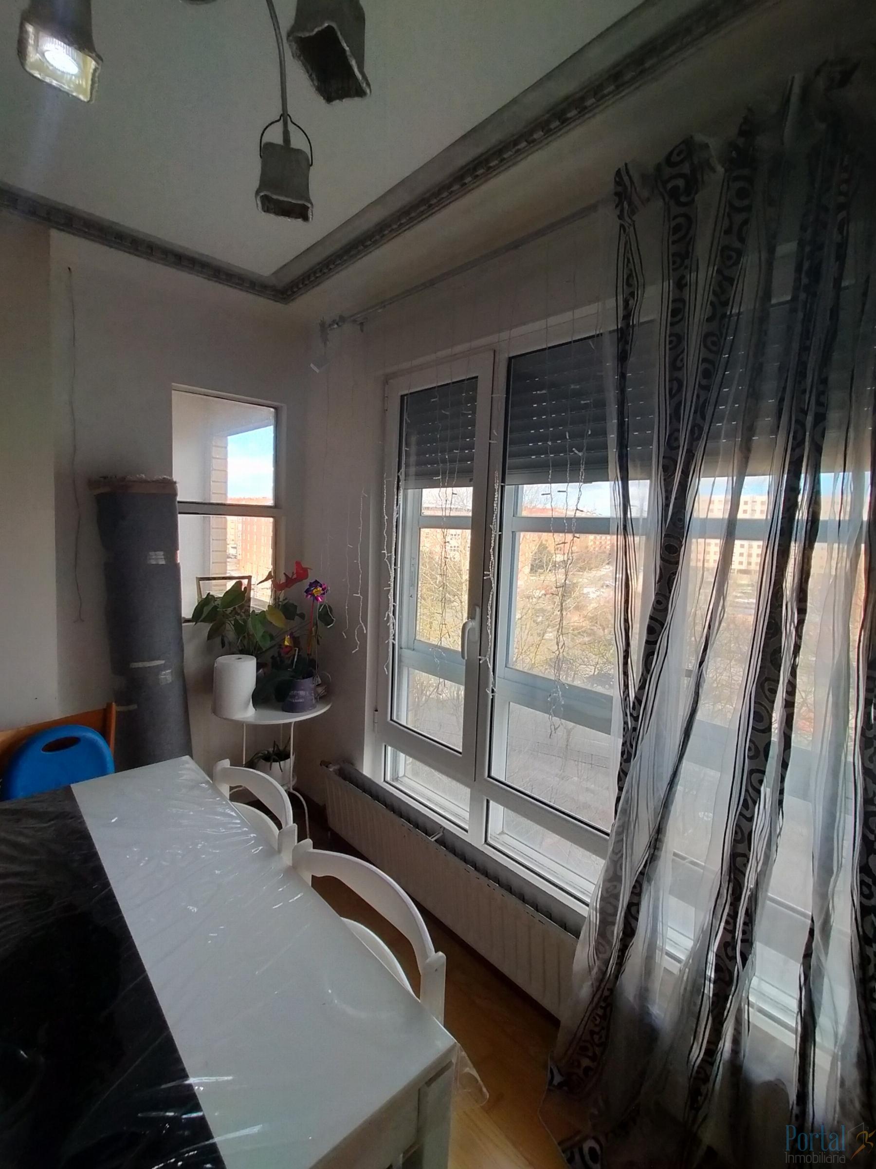 For sale of flat in Burgos
