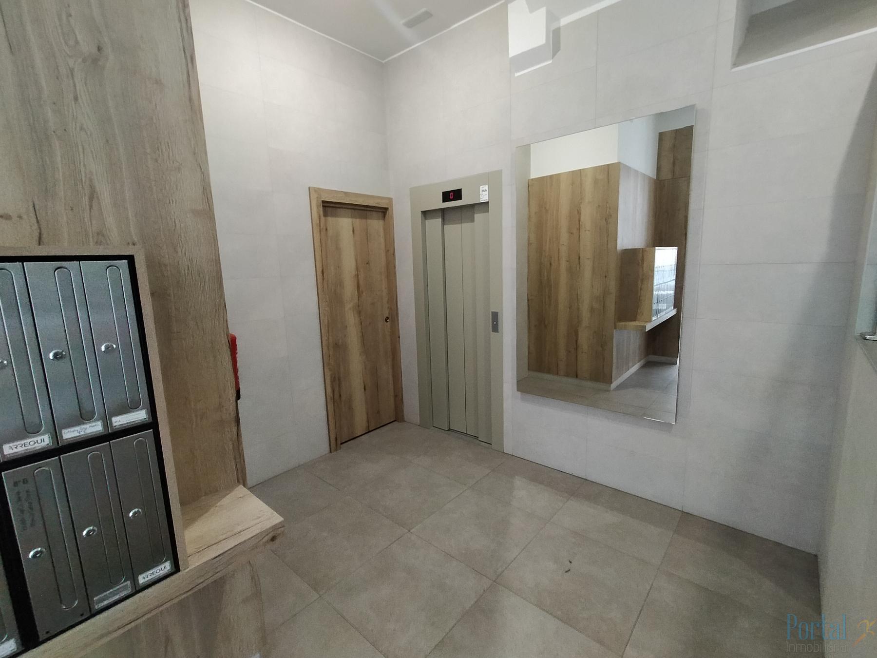 For sale of flat in Burgos