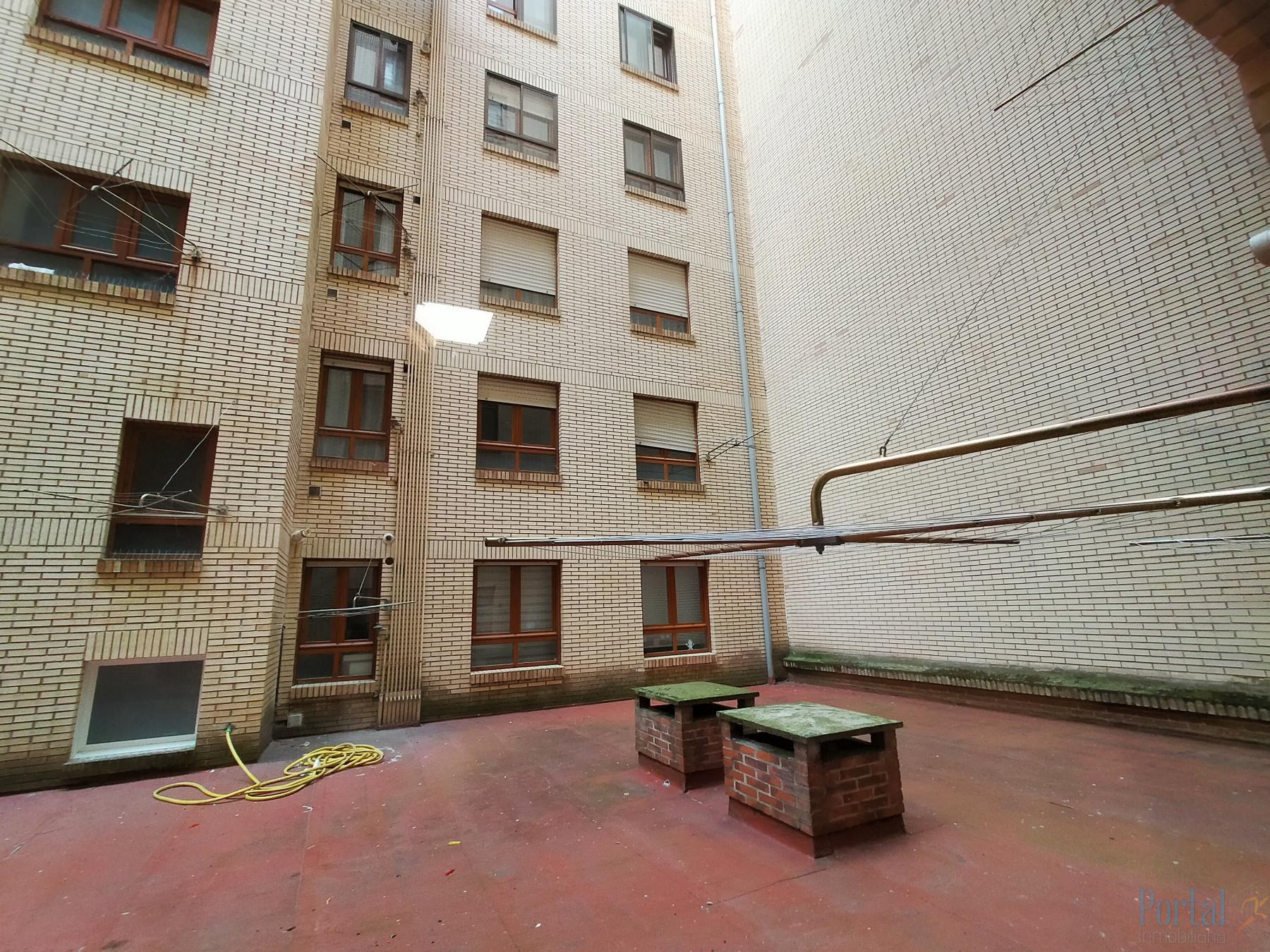 For sale of flat in Burgos