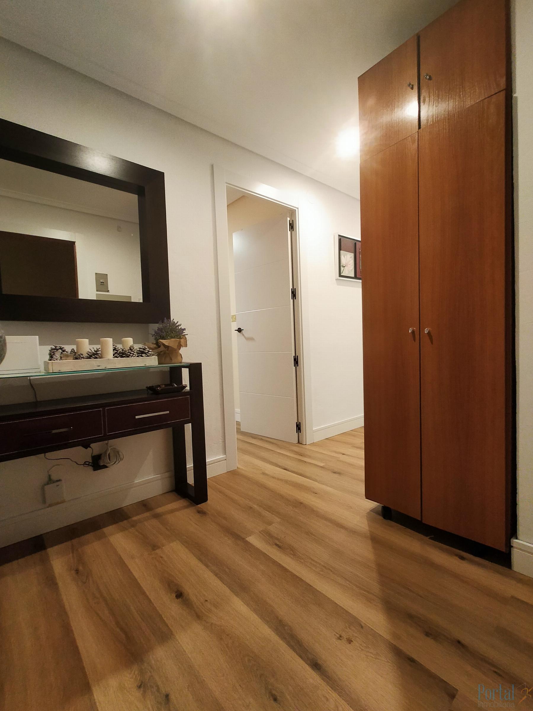 For sale of flat in Burgos