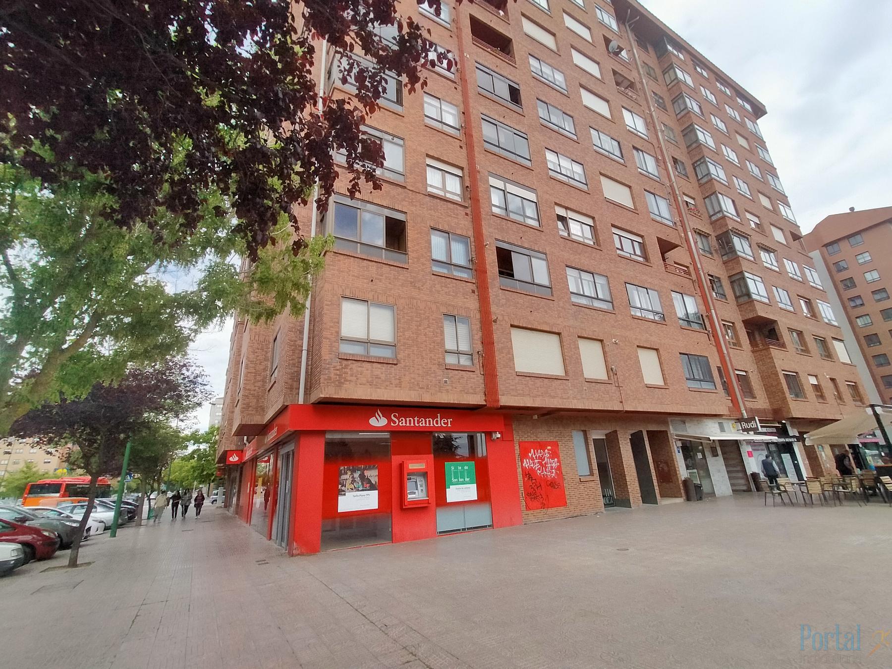 For sale of flat in Burgos