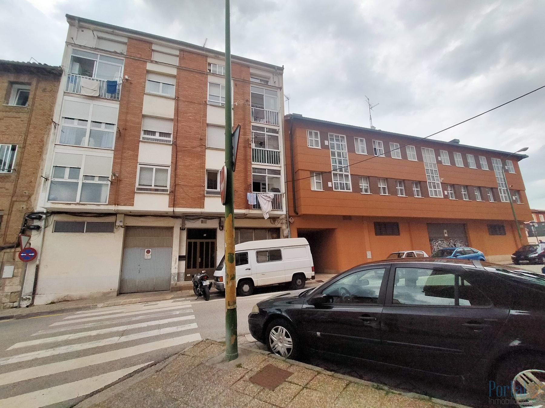 For sale of flat in Burgos