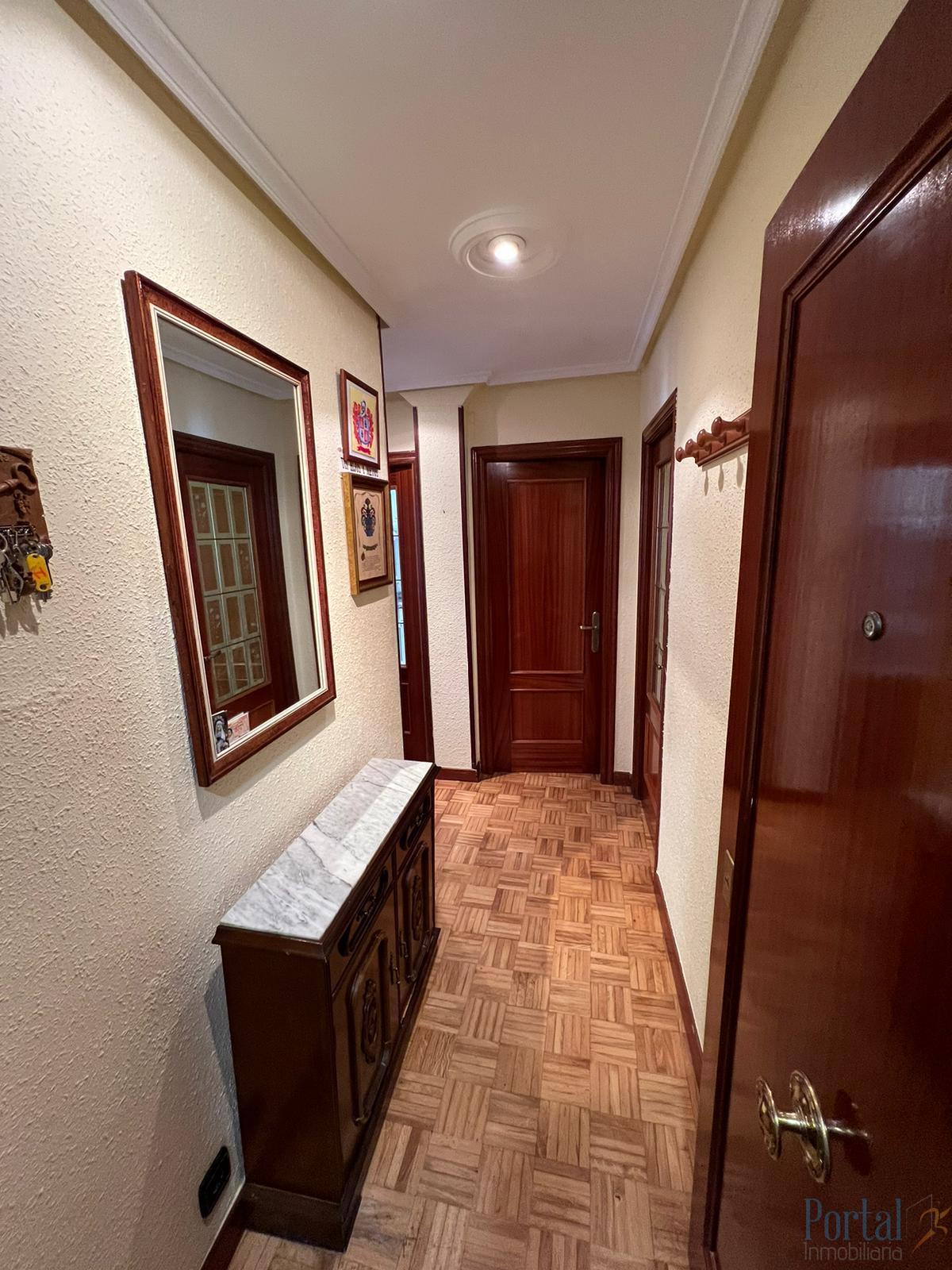 For sale of flat in Burgos