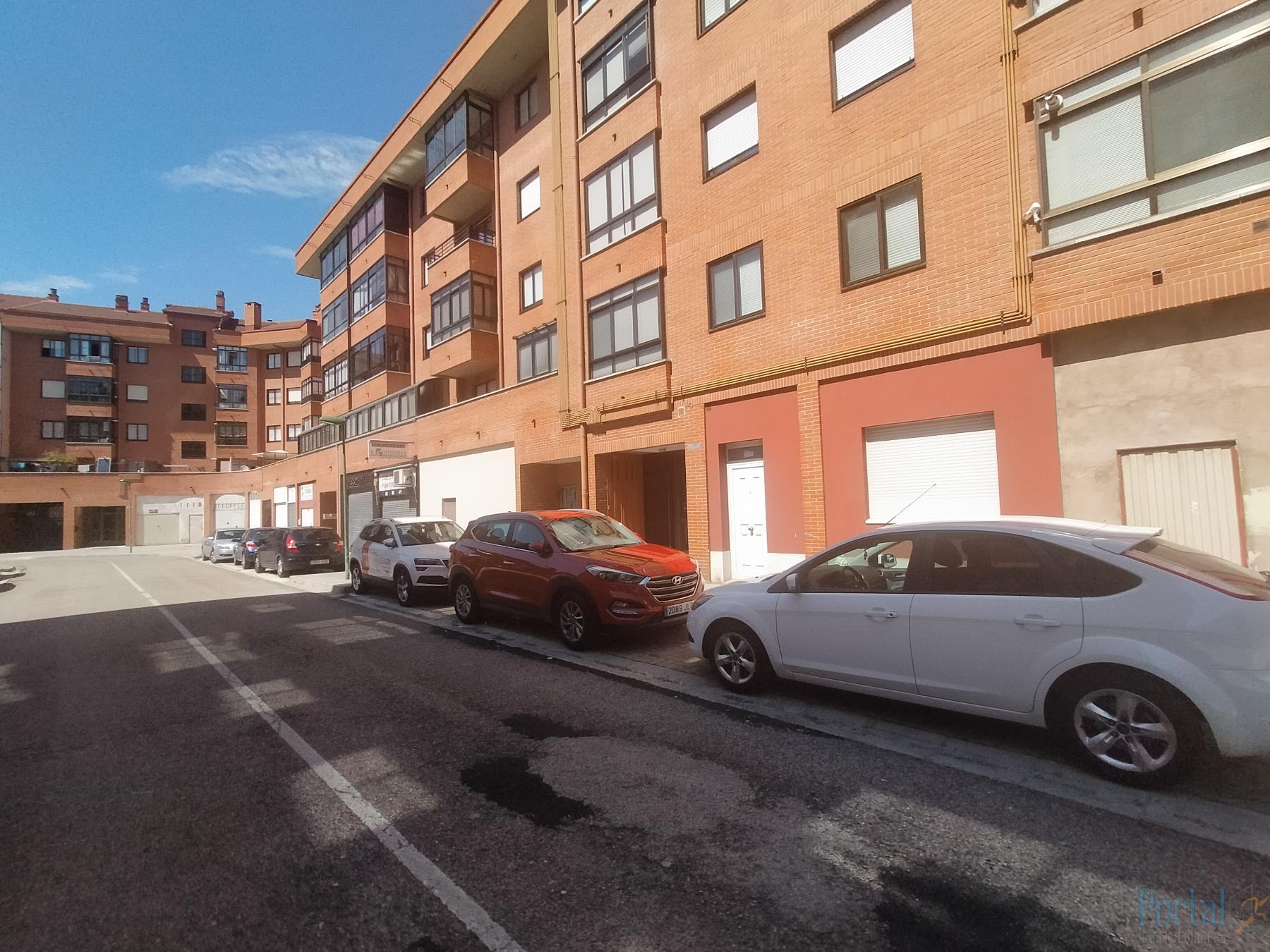 For sale of study in Burgos