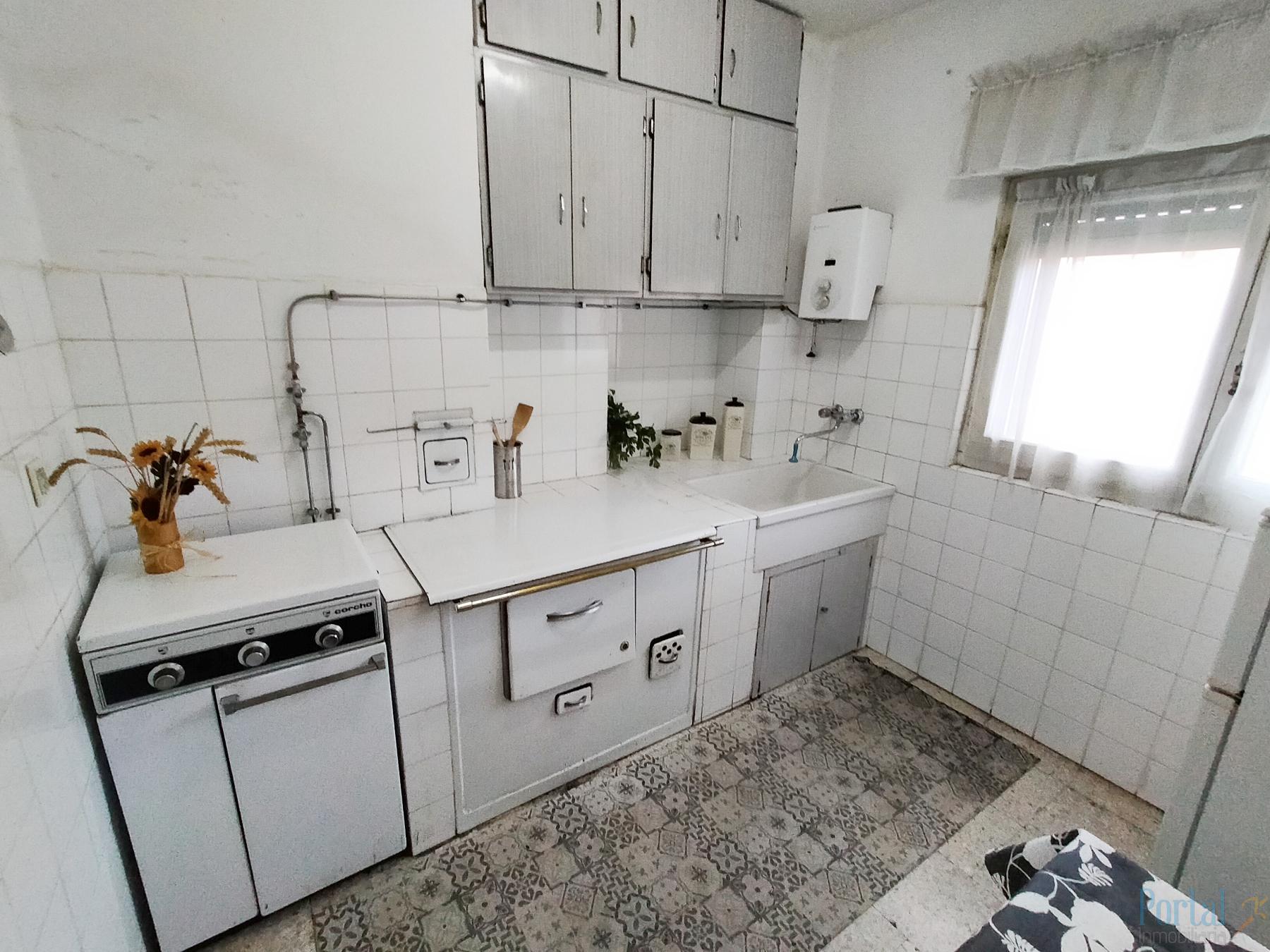 For sale of flat in Burgos