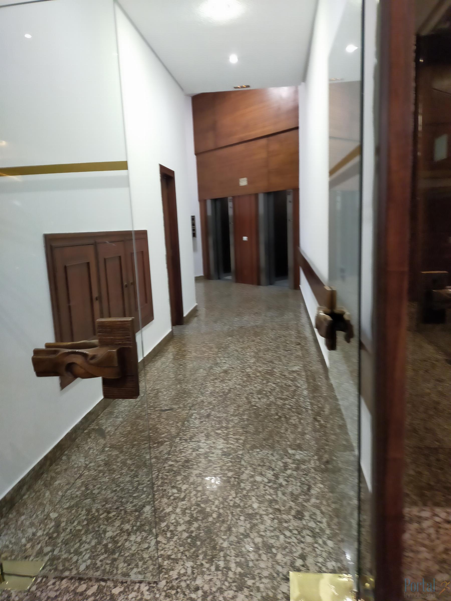 For sale of flat in Burgos