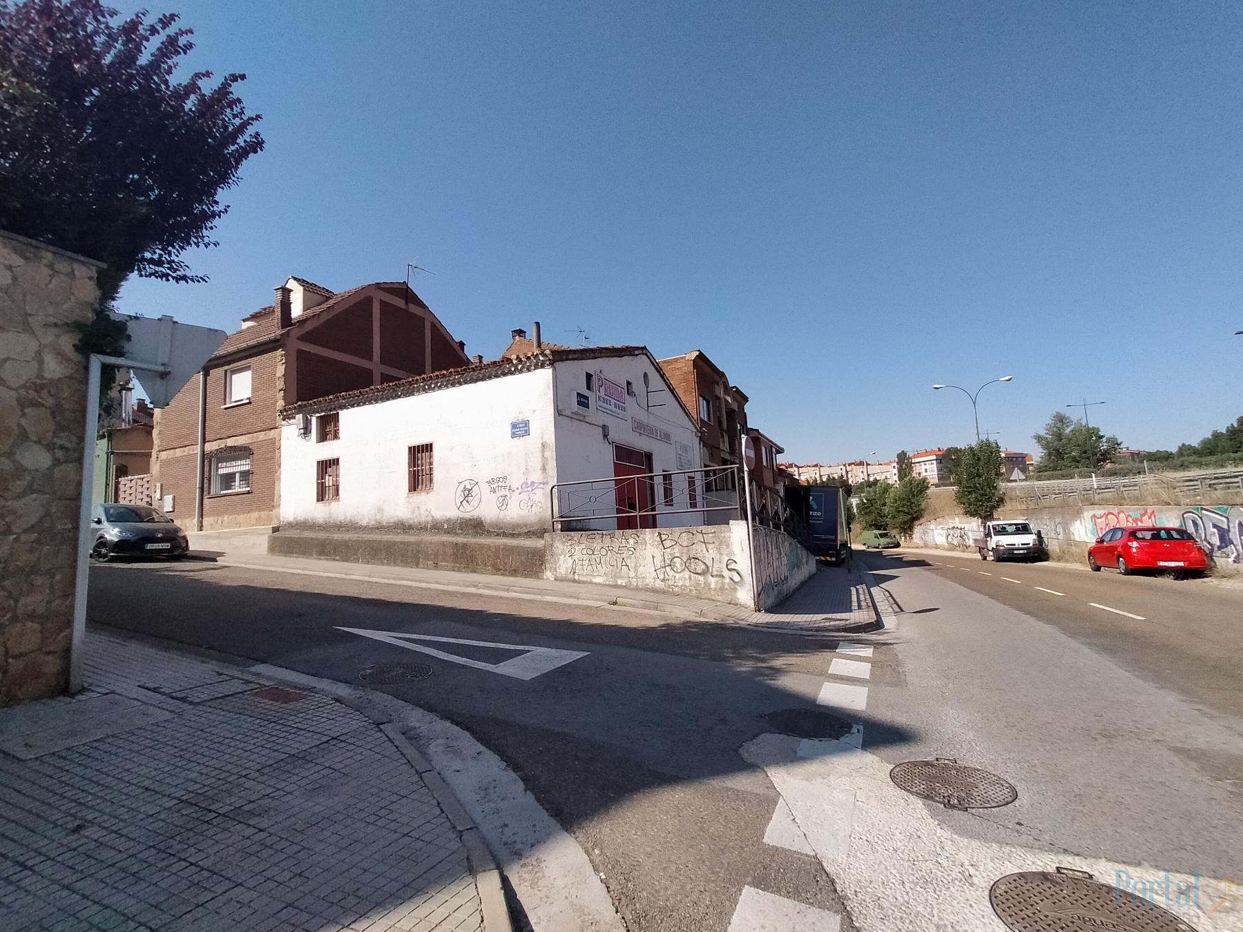 For sale of industrial plant/warehouse in Burgos