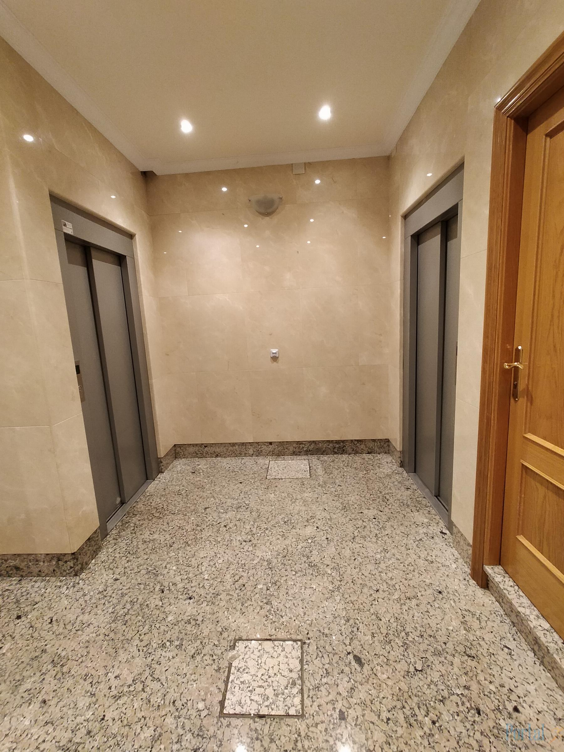 For sale of flat in Burgos