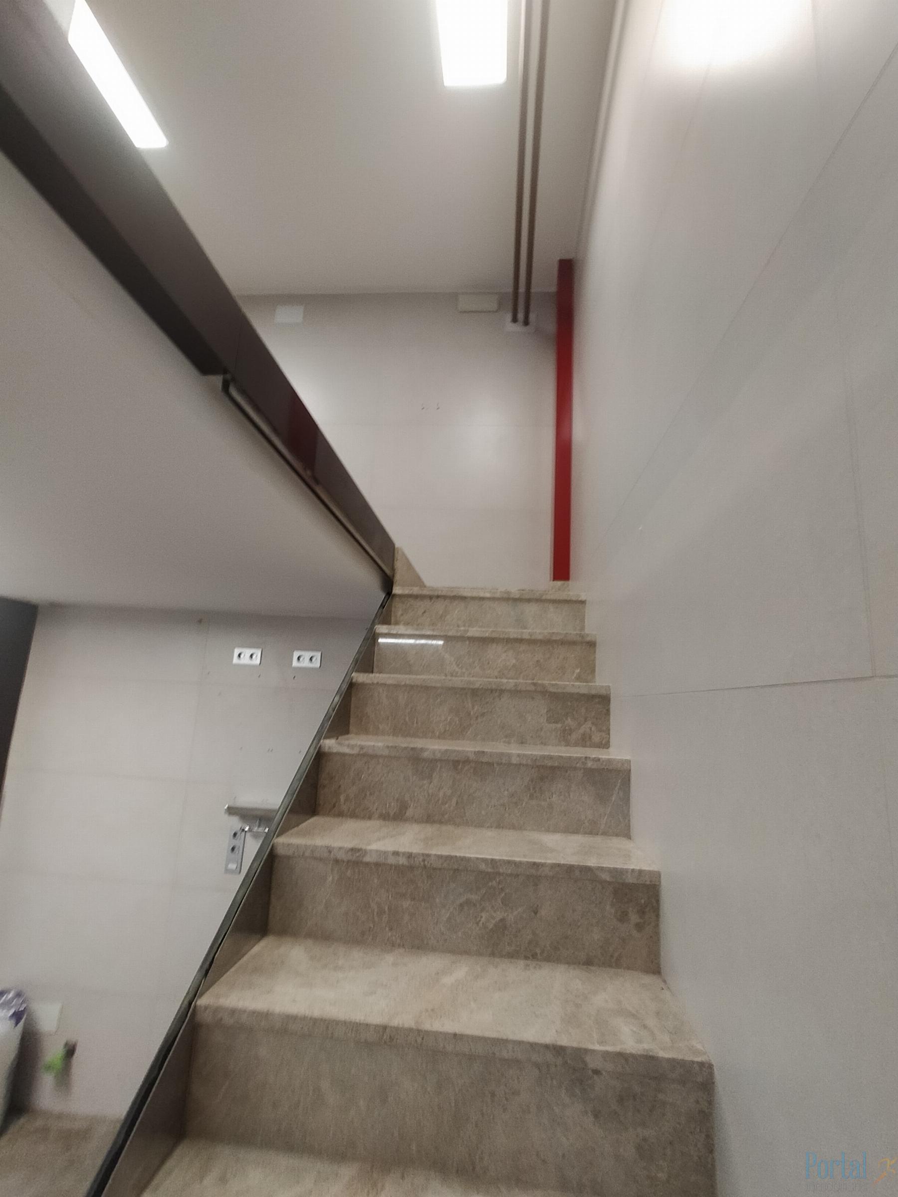 For sale of commercial in Burgos