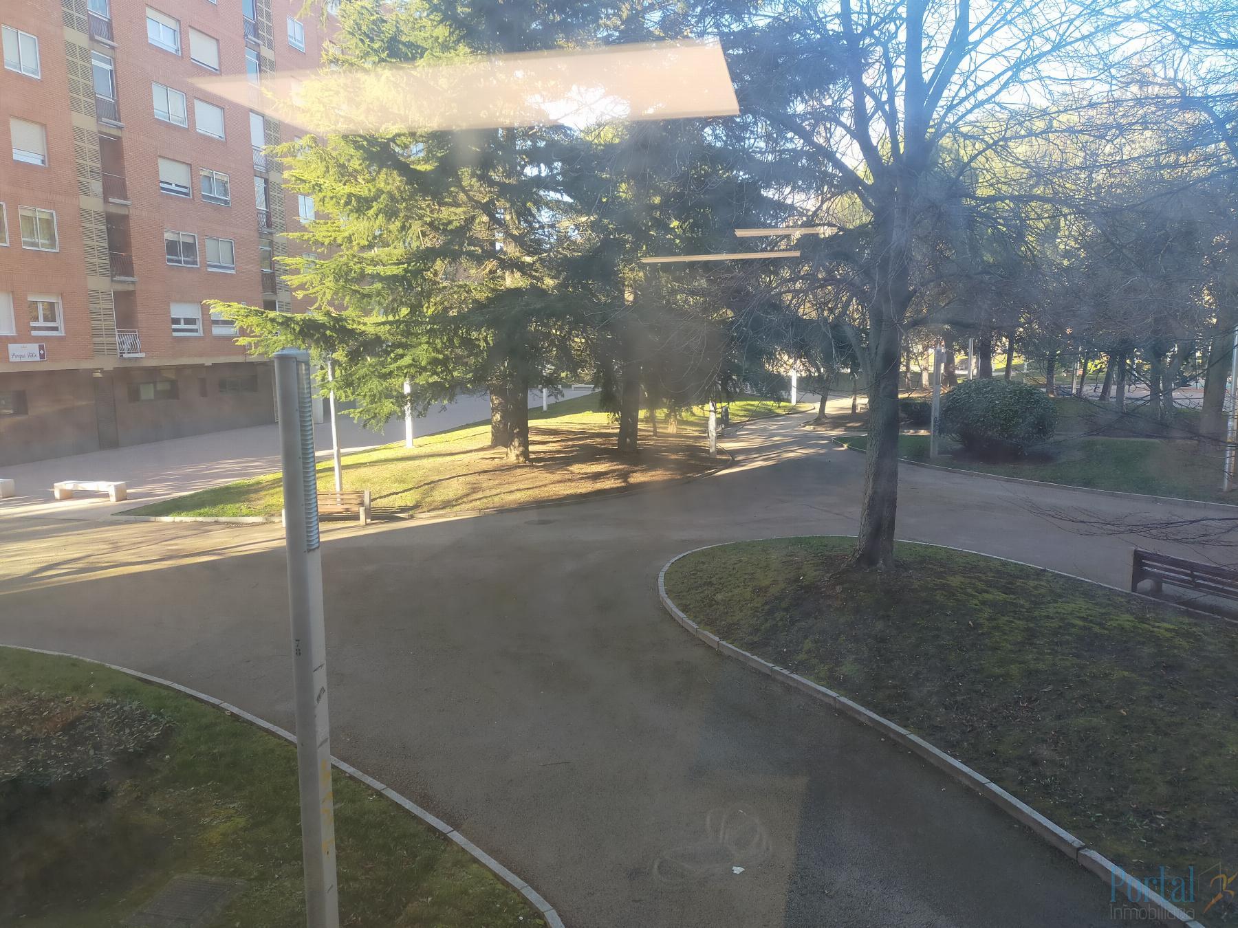 For sale of commercial in Burgos