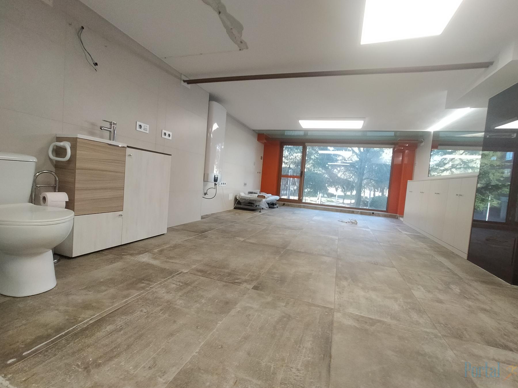 For sale of commercial in Burgos